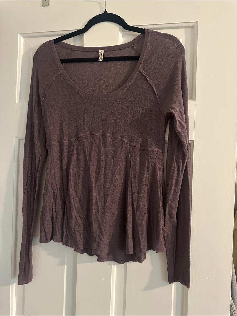 Long-Sleeve Scoop Neck Women's Top in Dusty Mauve